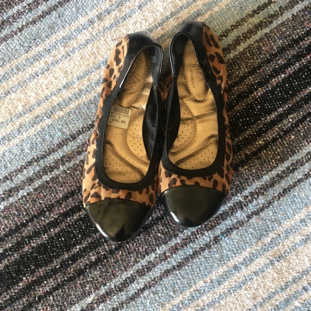 Leopard  FLATS!! NWT!! SIZE 8
